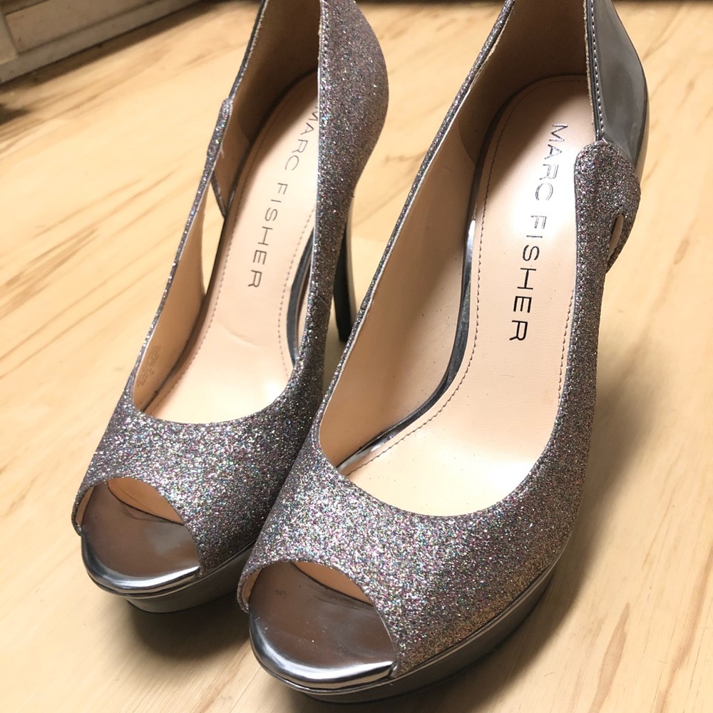 NEW Marc Fisher Metallic Glitter Peep toe heel